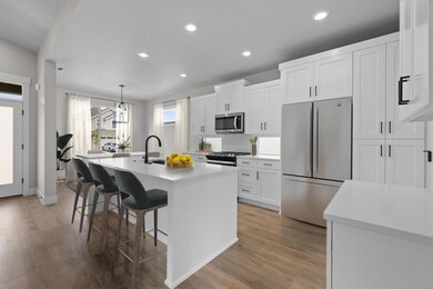 EST82-Arcadia-M-Classic-Kitchen