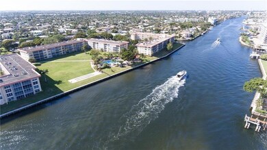 Pal-Aire Coral Key sits right on the main intracoa