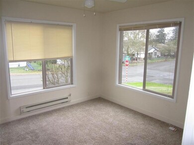 1104 NW Elm St, Grants Pass, OR 97526 - photo 5