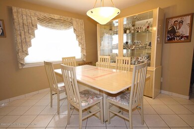 21 Red Cedar Ln, Staten Island, NY 10309 - photo 7