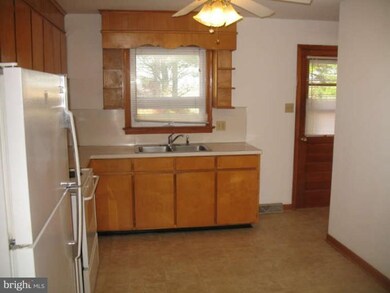 13839 Northcrest Rd, Hagerstown, MD 21742 - photo 3