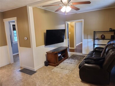 214 S 11th Ave W, Newton, IA 50208 - photo 5