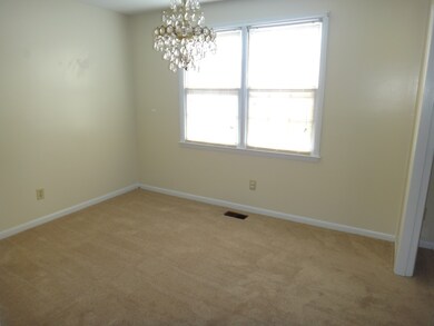 800 Smallwood Dr, Jacksonville, NC 28540 - photo 4