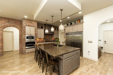 3650 W Mountain View Cir-26