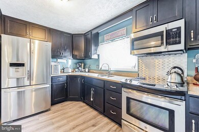 8110 Highpoint Rd, Clearwater Beach, MD 21226 - photo 7