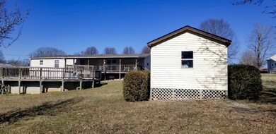 131 Lakeside Dr, Rock Island, TN 38581 - photo 4