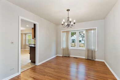 1088 Pear Tree Ln, Wheeling, IL 60090 - photo 5