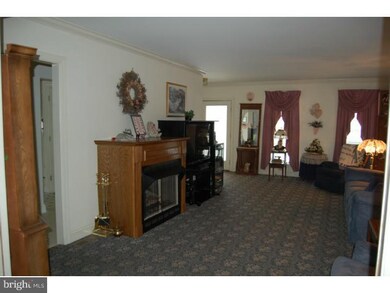 612 Walnut St, Lansdale, PA 19446 - photo 4