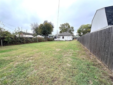 611 N Chapman Ave, Shawnee, OK 74801 - photo 5