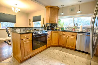 808 Fernwood St, Emmaus, PA 18049 - photo 7