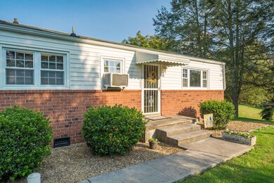 410 Grande Avenue Extension, Johnson City, TN 37601 - photo 3