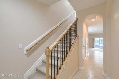 3-765190709-12 Foyer