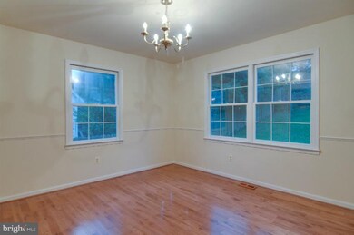 6448 Forest Rd, Cheverly, MD 20785 - photo 4