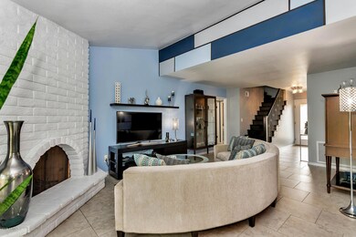 7335 N 11th St-large-004-16-Main Living