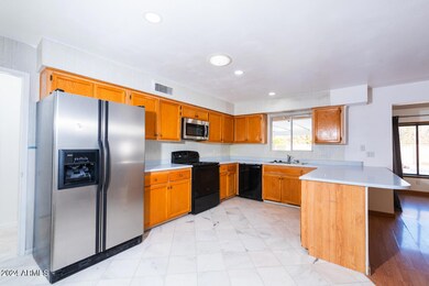 320 E Ellis Dr, Tempe, AZ 85282 - photo 6