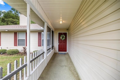 Covered Front Porch!