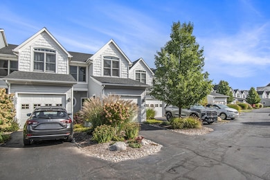 963 W Savidge St, Spring Lake, MI 49456 - photo 3