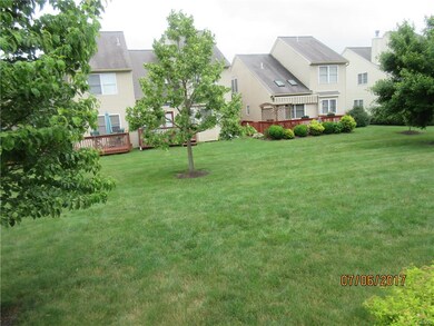 207 Ridings Cir unit DD207, Macungie, PA 18062 - photo 2