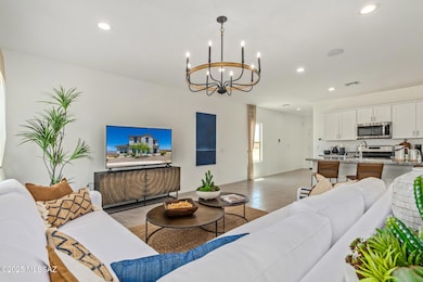 11_Kate_H30K_WhiteCabinets