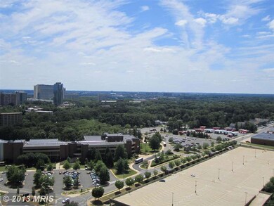 Skyline Plaza unit 2613S, Baileys Crossroads, VA 22041 - photo 4