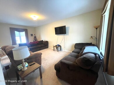 11 Aristocrat Cir, Sugarloaf, PA 18249 - photo 4