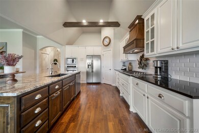 Stainless steel appliances and hardware.