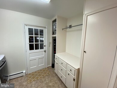 1738 Killarney Ct, Vienna, VA 22182 - photo 6