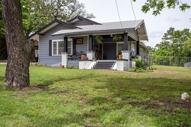 706 W Bridge St, Weatherford, TX 76086 - photo 2