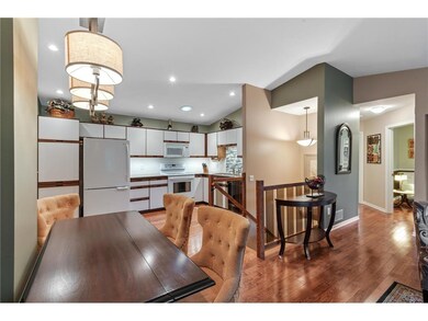 There is plenty of room between the Kitchen and Li