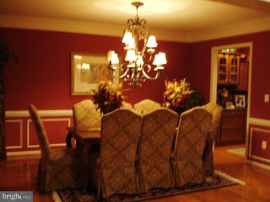 42260 Providence Ridge Dr, Chantilly, VA 20152 - photo 4