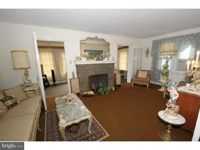 529 E Manoa Rd, Havertown, PA 19083 - photo 5