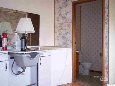 215 3rd Ave E, Weippe, ID 83553 - photo 6