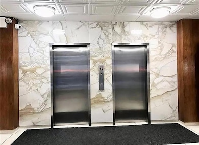 Bridgeview unit 7W, New York, NY 10013 - photo 4