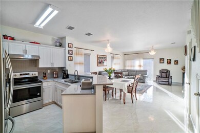 6481 Catalina Ln, Tamarac, FL 33321 - photo 6