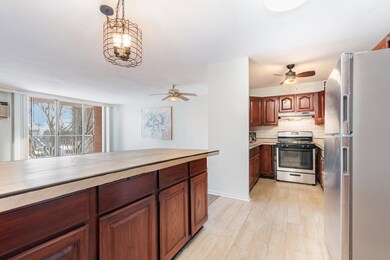 2201 S Highland Ave unit 4M, Lombard, IL 60148 - photo 7