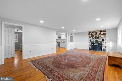 561 Marshall Rd, Glenmoore, PA 19343 - photo 2