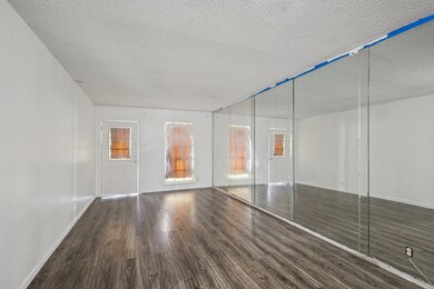 707 S 2nd St unit 707, La Porte, TX 77571 - photo 2