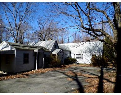 929 Chopmist Hill Rd, North Scituate, RI 02857 - photo 2