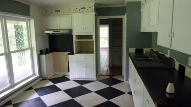 1005 Matthews Rd, Tylertown, MS 39667 - photo 4