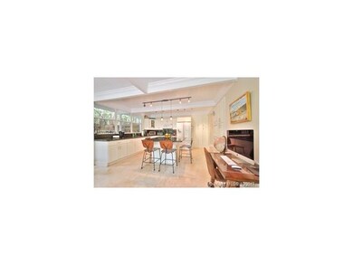 EAT IN KITCHEN