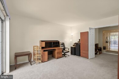 8 Alpen Green Ct unit 204, Burtonsville, MD 20866 - photo 4