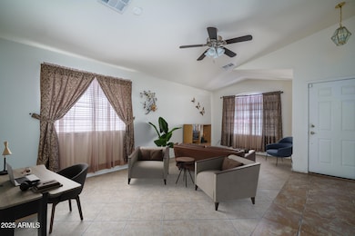 2VS) LIVING ROOM