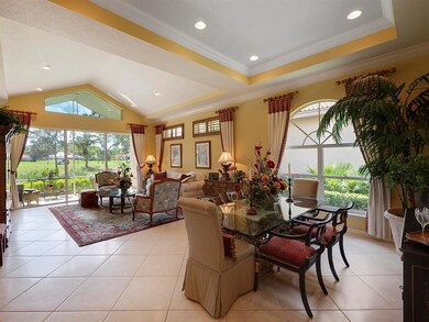 Living Room/Dining Area