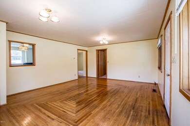 08 Living Room 3