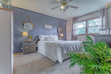 3N450 Crown Rd, Elmhurst, IL 60126 - photo 4