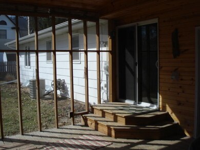 Screened Porch (2).JPG