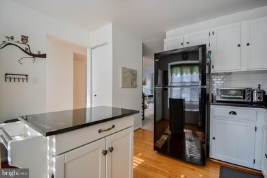 4199 Stockbridge Dr, Dumfries, VA 22025 - photo 4