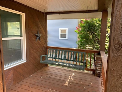 Large porch with porch swing!