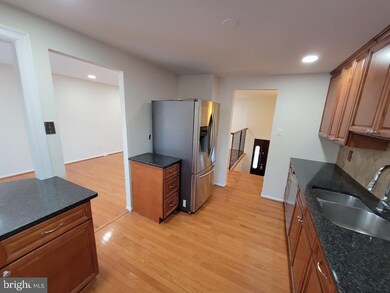 12631 Etruscan Dr, Herndon, VA 20171 - photo 7