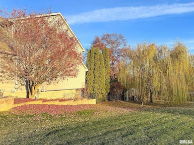 108 Village Dr, Washington, IL 61571 - photo 3